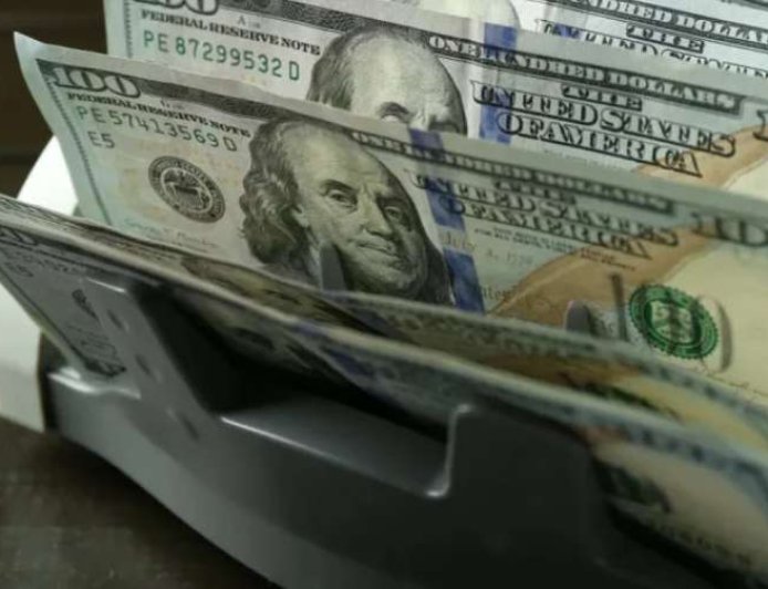 دلار توافقی ۱۸ بهمن ۱۴۰۴ در کانال ۱۳۴ هزار تومانی تثبیت شد